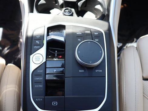 Used 2024 BMW 330i xDrive Sedan image 25