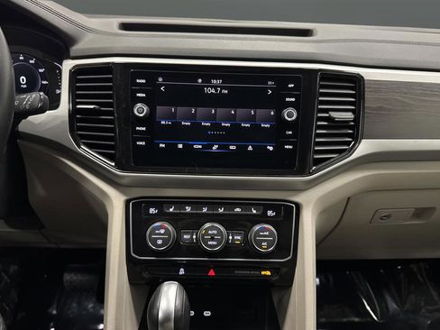 Used 2022 Volkswagen Atlas SE w/ Black Wheel Package FWD image 8