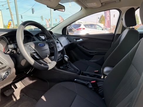 Used 2015 Ford Focus SE image 16