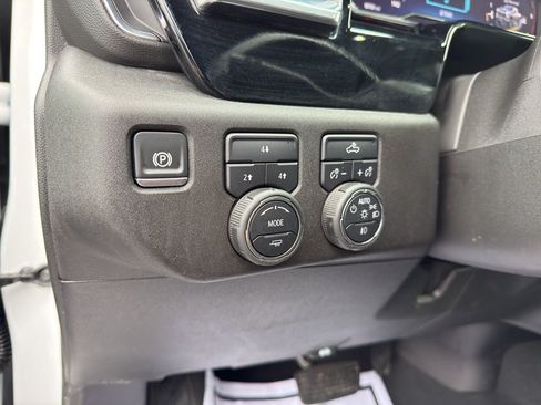 Used 2025 Chevrolet Silverado 2500 LT AWD/4WD image 12