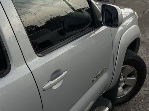 Used 2011 Toyota Tacoma PreRunner w/ TRD Sport Pkg RWD image 9