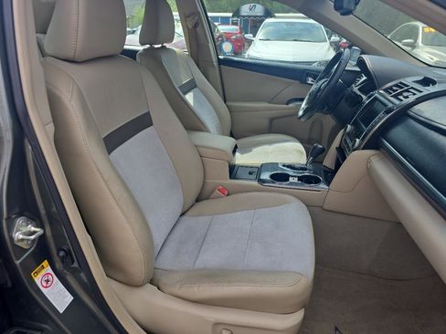 Used 2013 Toyota Camry XLE w/ Leather Pkg FWD image 13