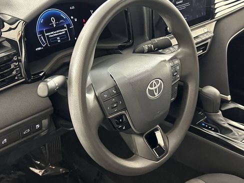 Used 2025 Toyota Camry LE w/ Convenience Package FWD image 14
