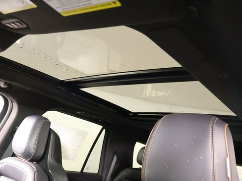 New 2026 Lincoln Navigator Black Label AWD/4WD image 17