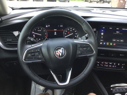 Used 2023 Buick Envision Essence w/ Sport Touring Package AWD/4WD image 18