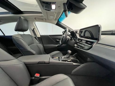 Used 2023 Lexus ES 350 w/ Premium Package FWD image 6
