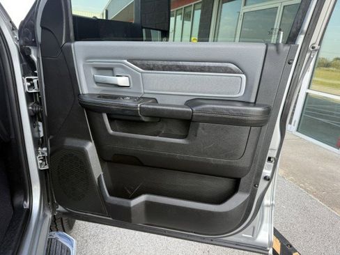 Used 2021 RAM 3500 Big Horn image 26