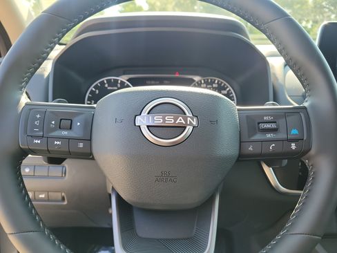 Certified 2025 Nissan Rogue SV FWD image 22