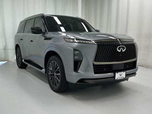Used 2026 INFINITI QX80 Autograph w/ Premium Cargo Package AWD/4WD image 2