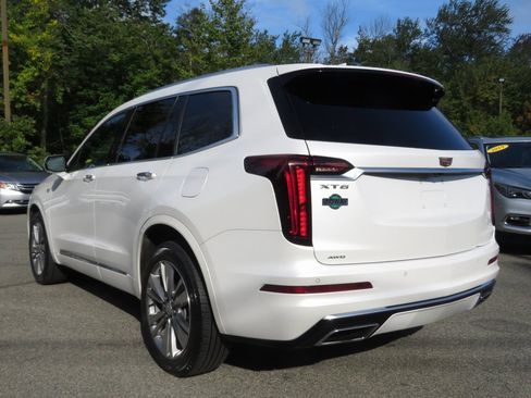 Used 2022 Cadillac XT6 Premium Luxury image 8