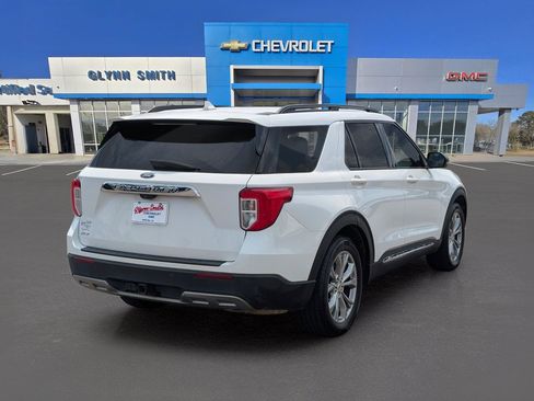 Used 2022 Ford Explorer XLT w/ Equipment Group 202A RWD image 8