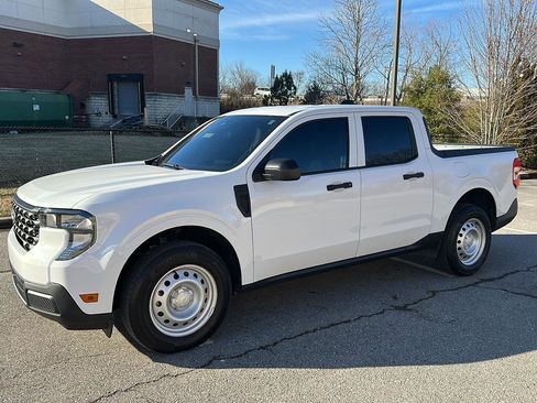 Certified 2025 Ford Maverick XL image 2