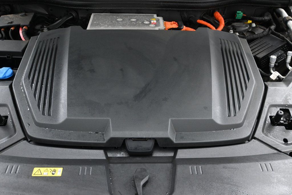 Used 2019 Audi e-tron Premium Plus AWD/4WD image 31