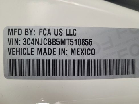 Used 2021 Jeep Compass Latitude FWD image 33