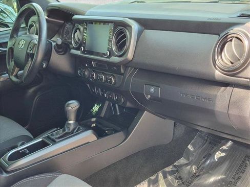 Used 2022 Toyota Tacoma TRD Sport w/ Technology Package AWD/4WD image 20