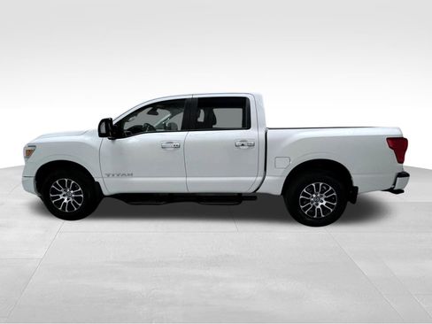 Used 2021 Nissan Titan SV w/ SV Convenience Package AWD/4WD image 8