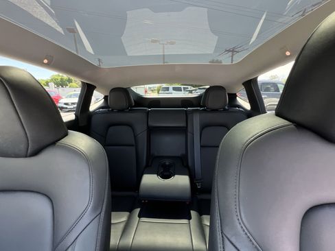 Used 2023 Tesla Model Y Long Range AWD/4WD image 5