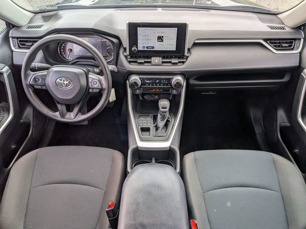 Used 2023 Toyota RAV4 LE AWD/4WD image 29