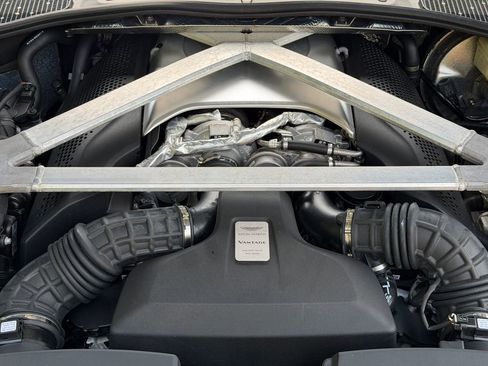 Used 2020 Aston Martin V8 Vantage Coupe RWD image 20