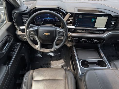Used 2024 Chevrolet Silverado 2500 LTZ w/ LTZ Convenience Package AWD/4WD image 18