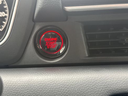 Used 2024 Honda Pilot Touring image 26