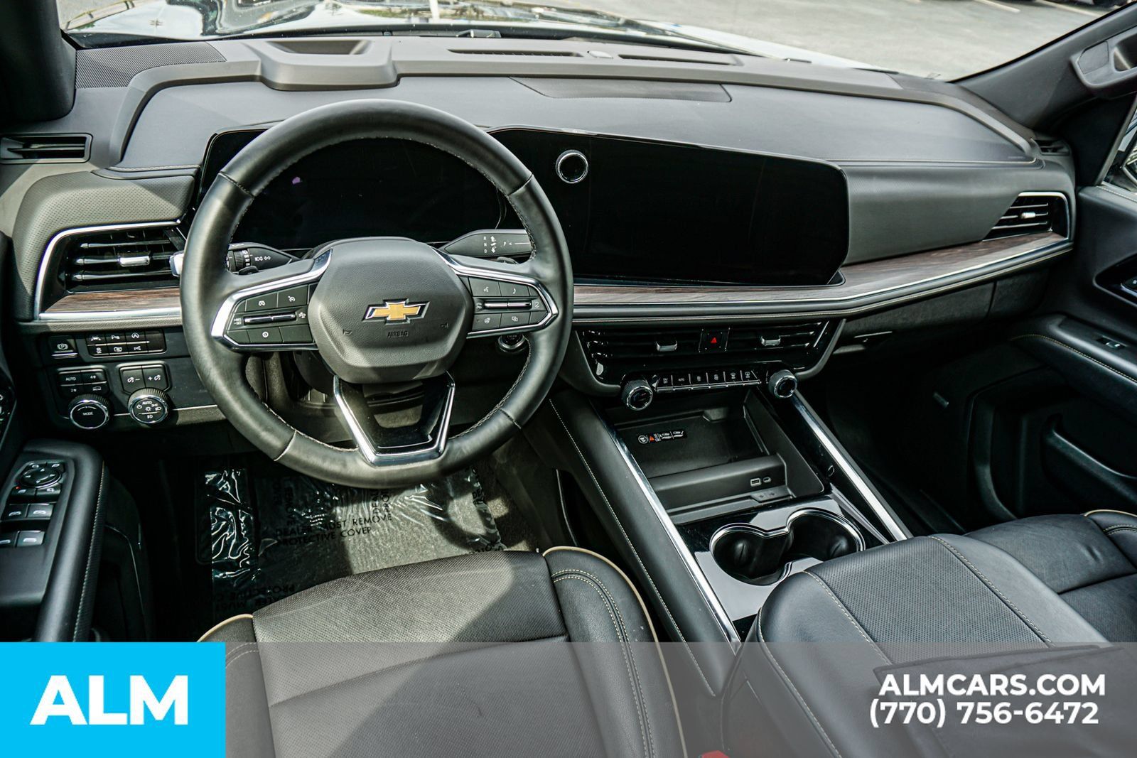 Used 2025 Chevrolet Suburban Premier AWD/4WD image 28