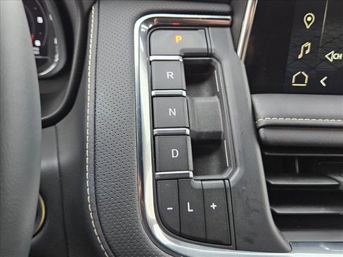 Used 2024 GMC Yukon XL SLT RWD image 14