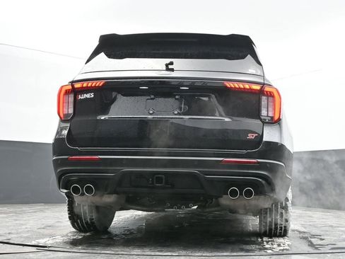 Used 2025 Ford Explorer ST image 29