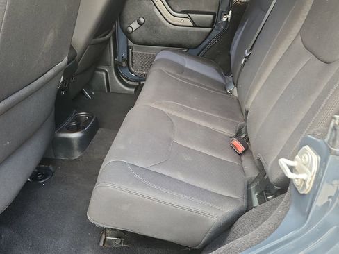 Used 2017 Jeep Wrangler Unlimited Sport w/ Connectivity Group AWD/4WD image 9