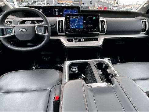 Certified 2025 Ford Expedition Active AWD/4WD image 14
