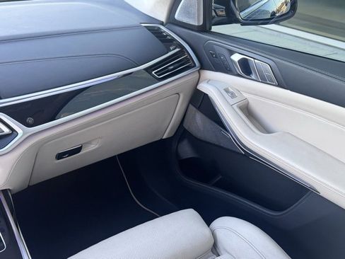 Used 2022 BMW ALPINA XB7 image 19