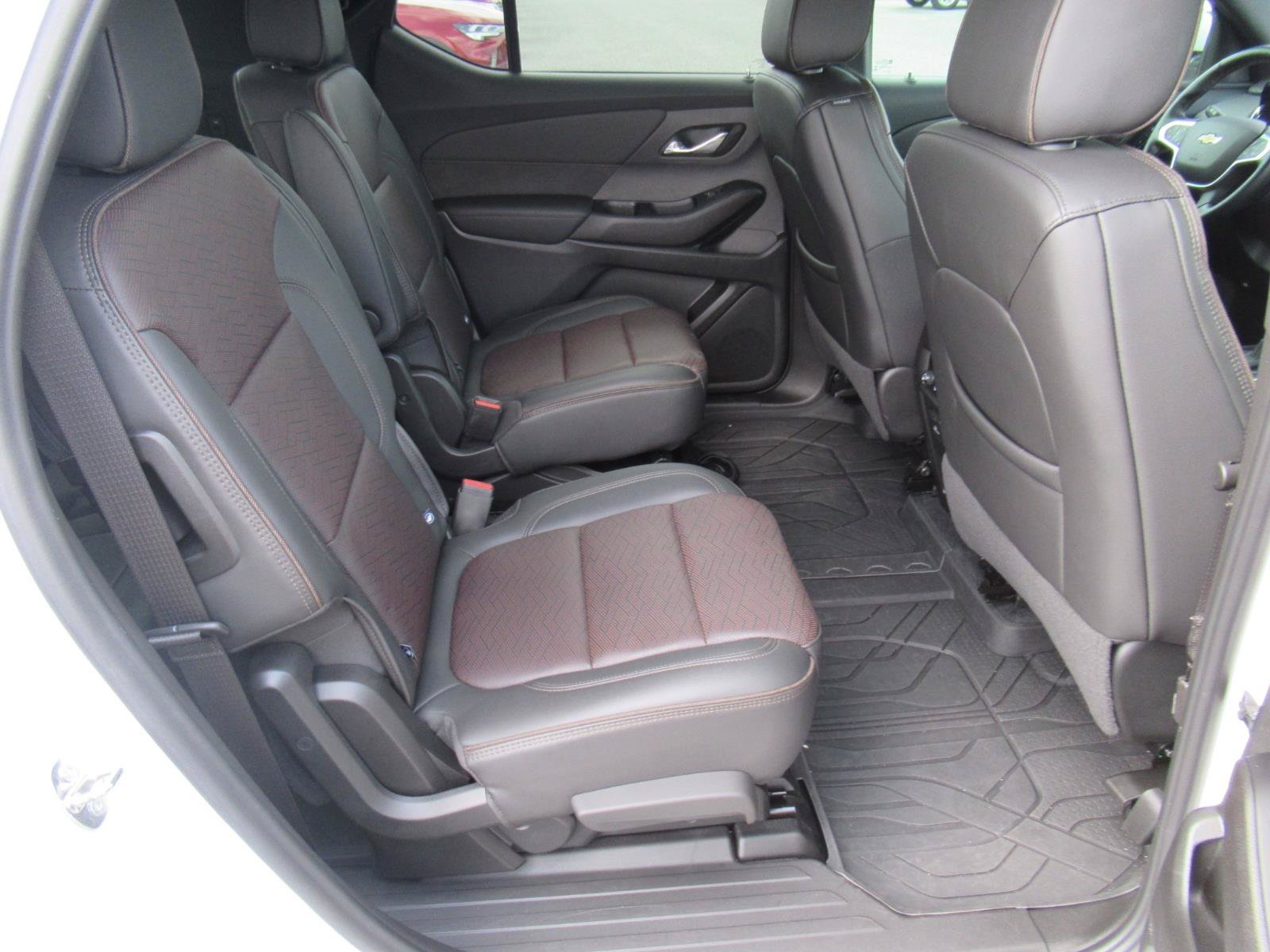 Certified 2023 Chevrolet Traverse High Country FWD image 34