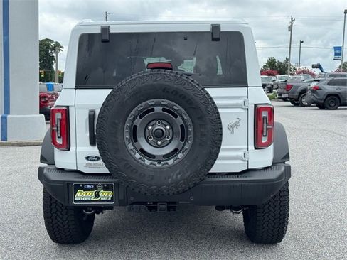 New 2025 Ford Bronco Badlands image 4