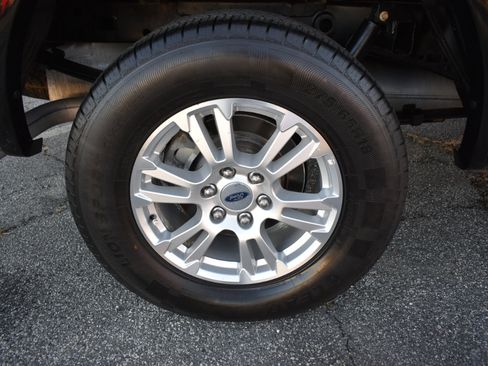 Used 2017 Ford F150 Lariat image 37