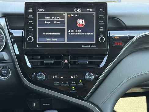 Used 2024 Toyota Camry XLE FWD image 5