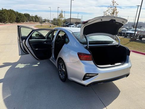 Used 2019 Kia Forte LXS image 23