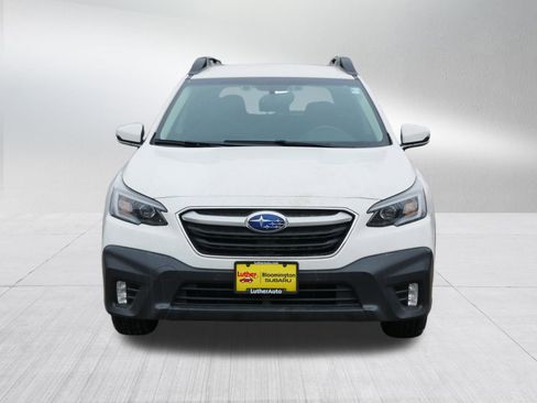 Used 2022 Subaru Outback Premium image 2