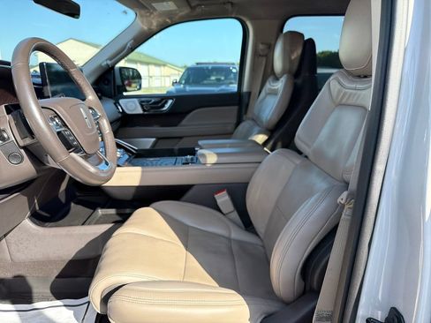 Used 2024 Lincoln Navigator Reserve AWD/4WD image 11