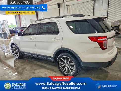 Used 2015 Ford Explorer XLT w/ Equipment Group 202B FWD image 3