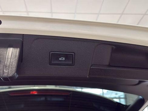 Used 2024 Volkswagen Atlas Peak Edition SEL AWD/4WD image 17