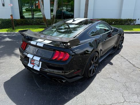 Used 2022 Ford Mustang Shelby GT500 w/ Carbon Fiber Track Pack RWD image 19