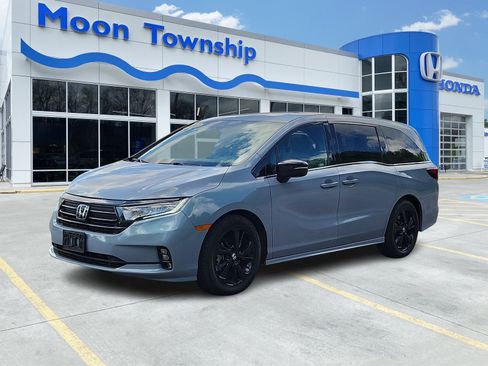 Used 2023 Honda Odyssey Sport image 3