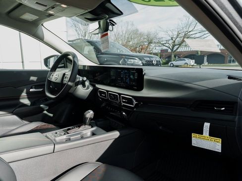 New 2026 Nissan Sentra SR w/ SR Premium Package FWD image 28