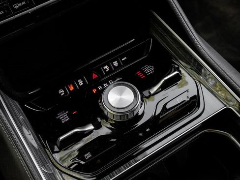 Used 2022 Jeep Wagoneer Series III w/ Premium Group I image 37