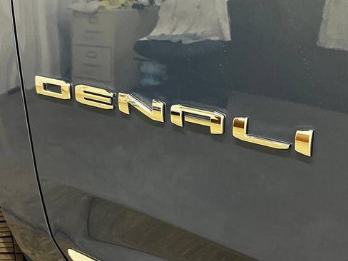 New 2026 GMC Yukon Denali w/ Denali Reserve Package AWD/4WD image 12