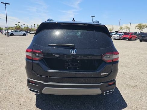 Used 2025 Honda Pilot Touring image 5