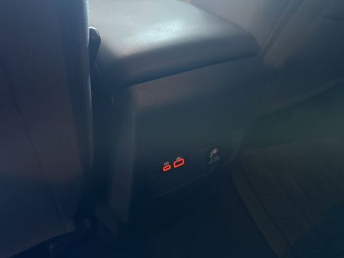 Used 2022 Nissan Frontier SV w/ Technology Package image 14