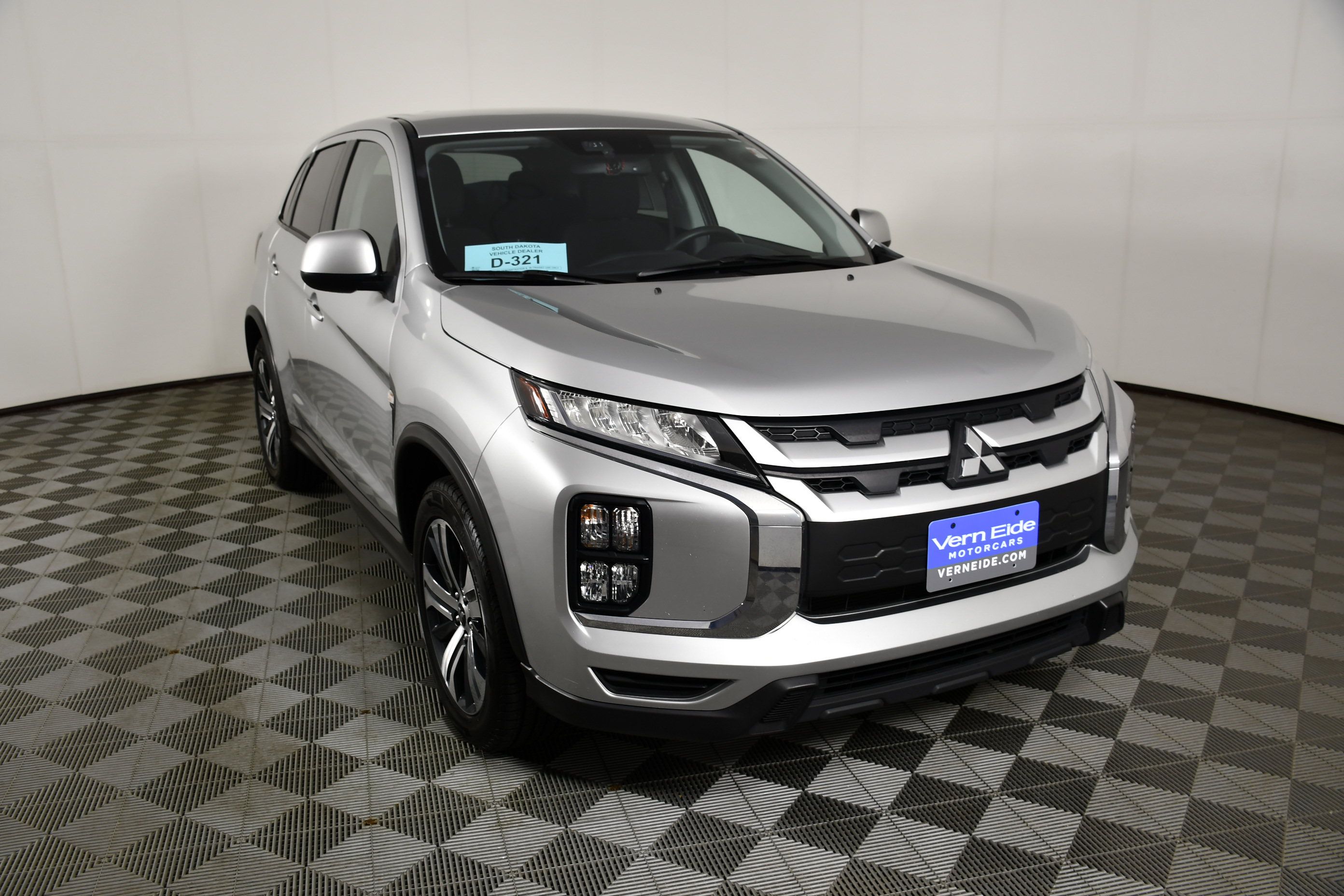 Used 2024 Mitsubishi Outlander Sport SE AWD/4WD image 3