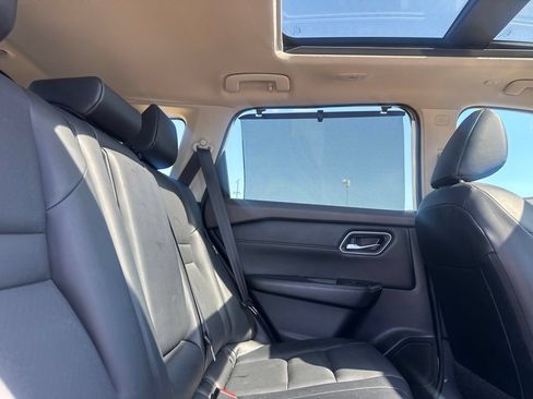 Used 2023 Nissan Rogue SV w/ SV Premium B Package FWD image 28