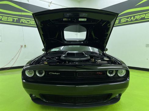 Used 2018 Dodge Challenger R/T RWD image 4